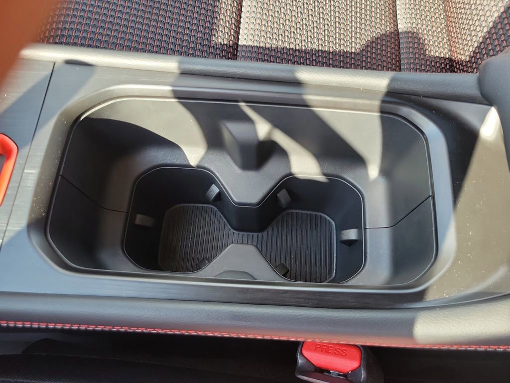 Certified 2025 Nissan Kicks SR image 37