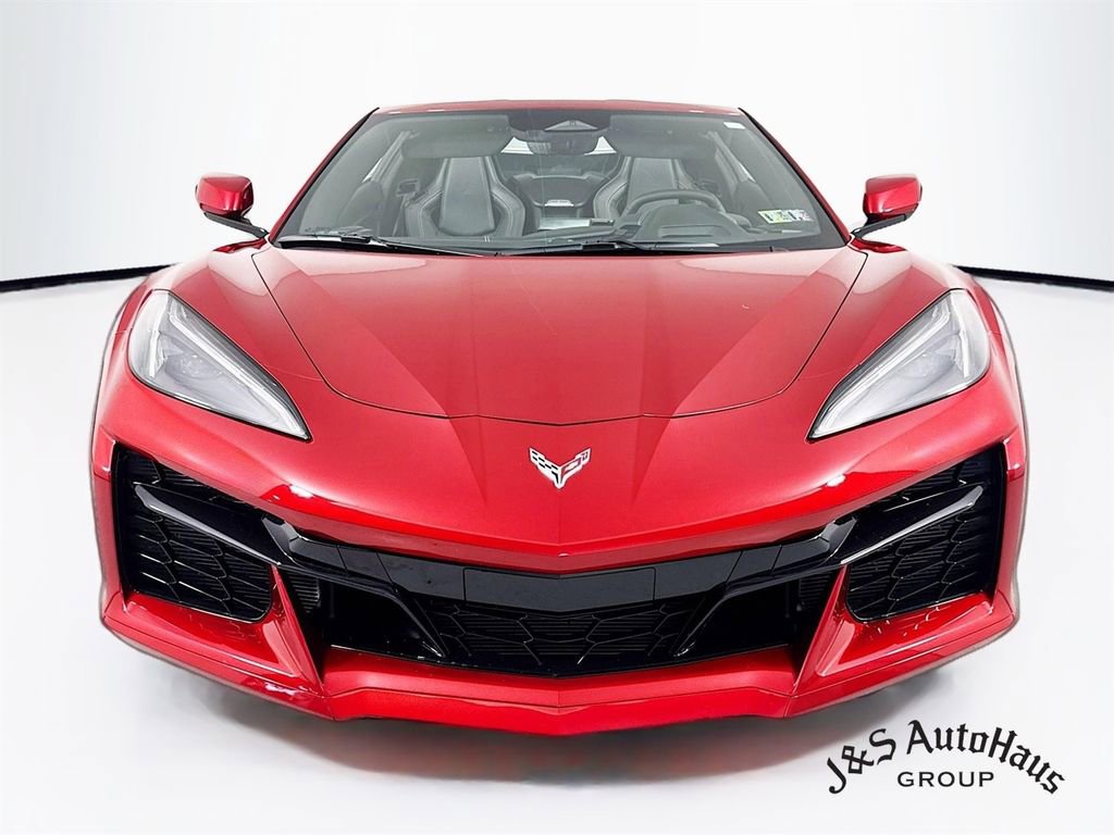 Used 2024 Chevrolet Corvette Z06 w/ Chrome Exterior Badge Package RWD image 2
