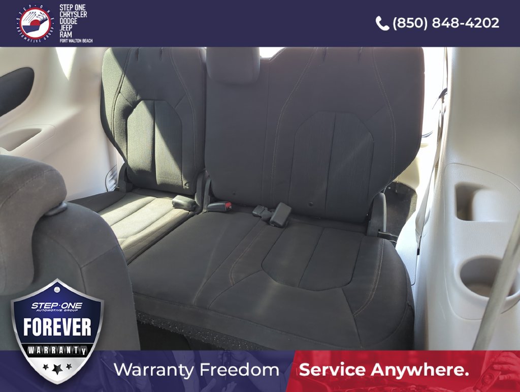 Used 2019 Chrysler Pacifica Touring Plus w/ Tire & Wheel Group FWD image 27