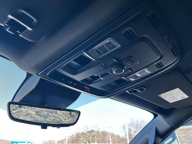 New 2025 GMC Yukon XL AT4 w/ AT4 Premium Plus Package AWD/4WD image 27