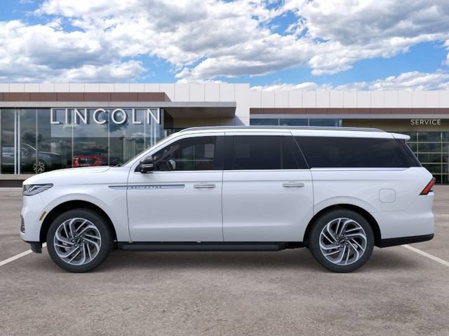 New 2026 Lincoln Navigator L Premier AWD/4WD image 3