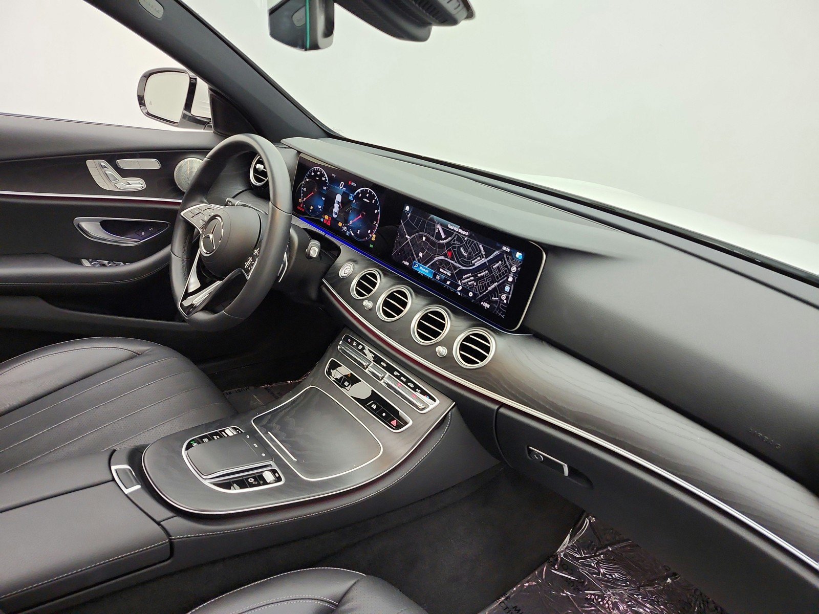 Used 2022 Mercedes-Benz E 350 Sedan image 18