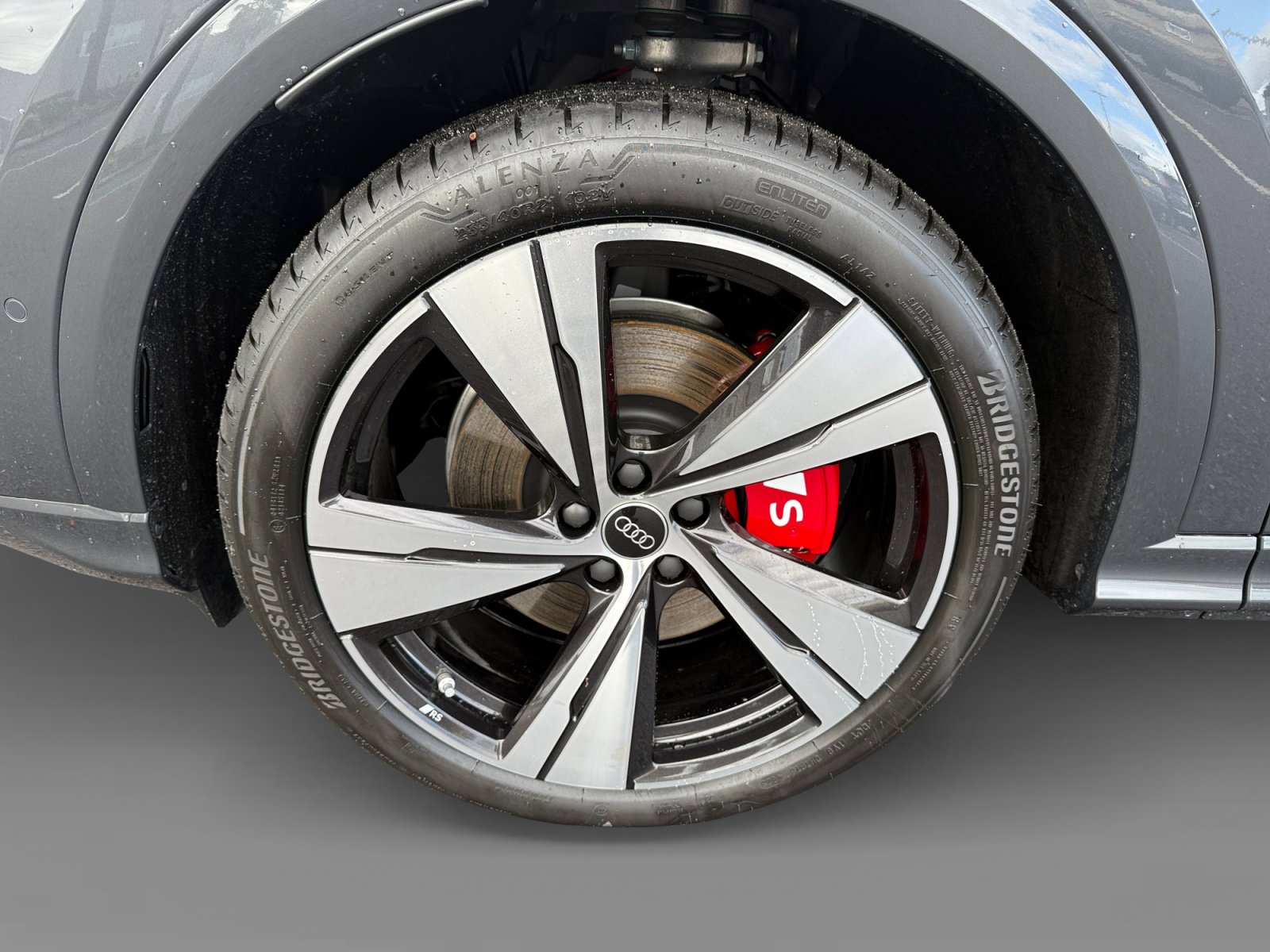 New 2025 Audi SQ5 Prestige image 9