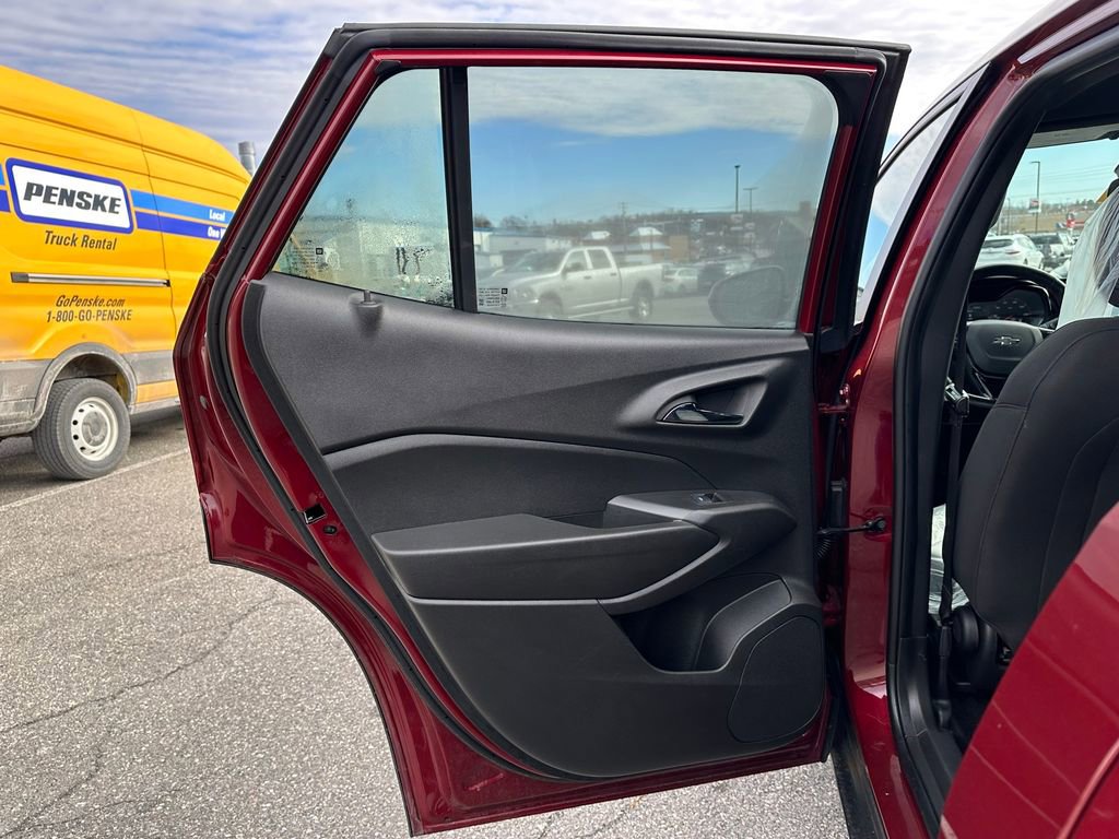 Used 2024 Chevrolet Trax RS image 11