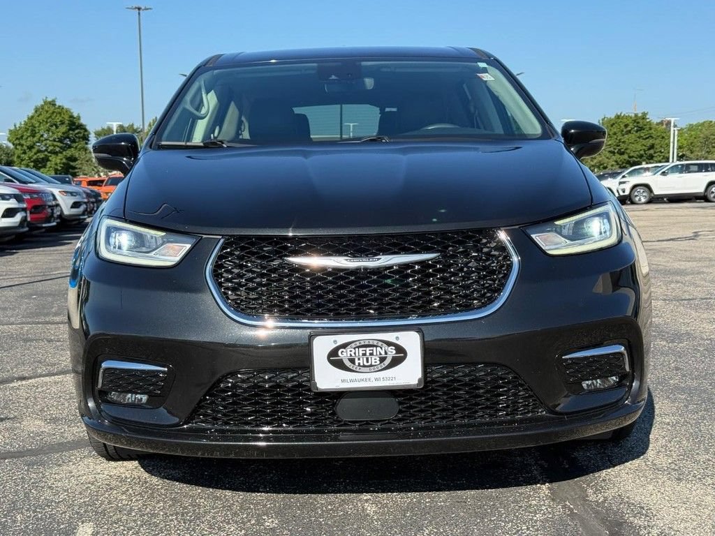 Certified 2024 Chrysler Pacifica Limited FWD image 10