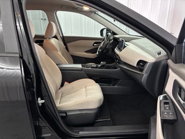 Used 2025 Nissan Rogue SV AWD/4WD image 26