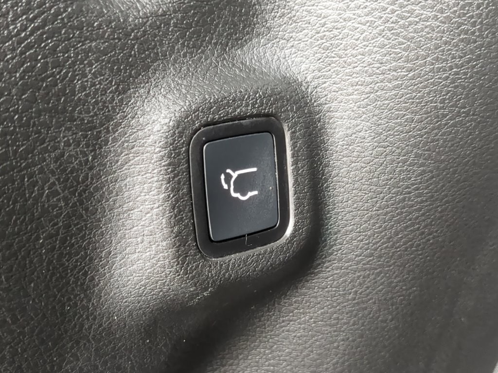 Used 2022 Jeep Compass Latitude AWD/4WD image 11