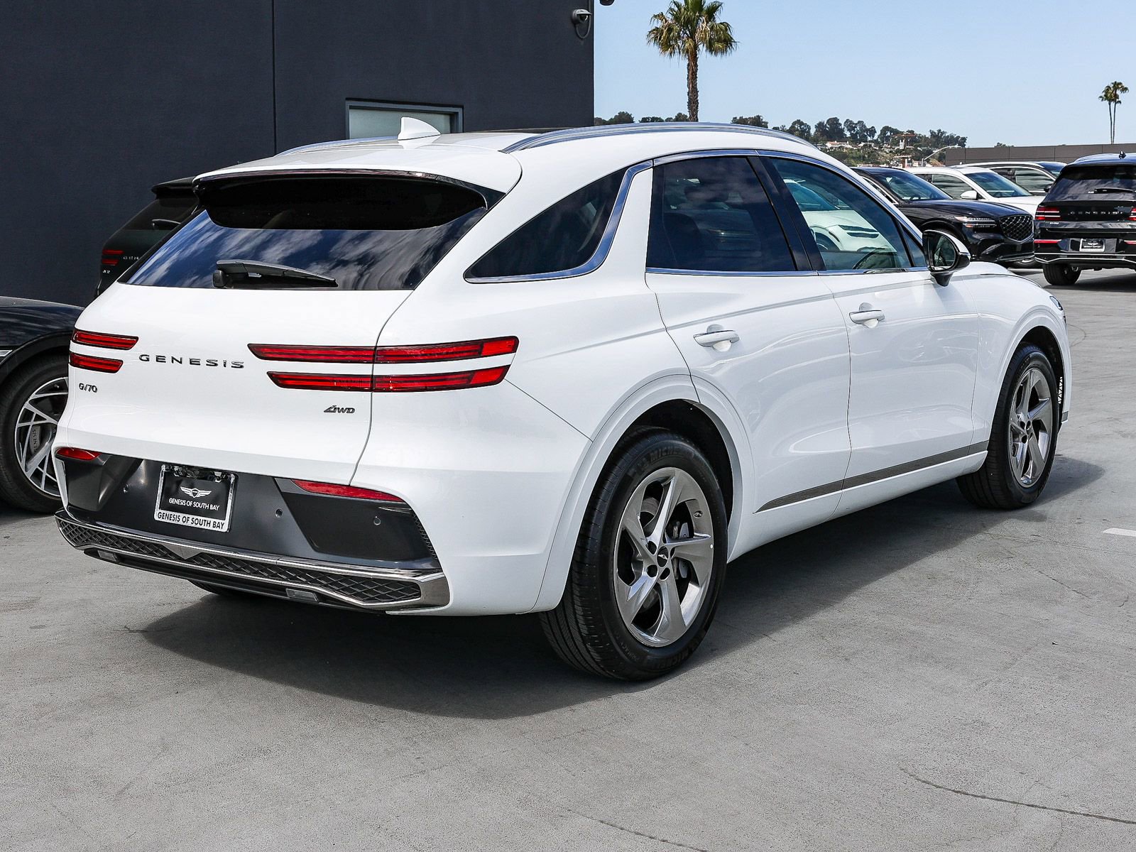 Used 2026 Genesis GV70 2.5T Select image 4