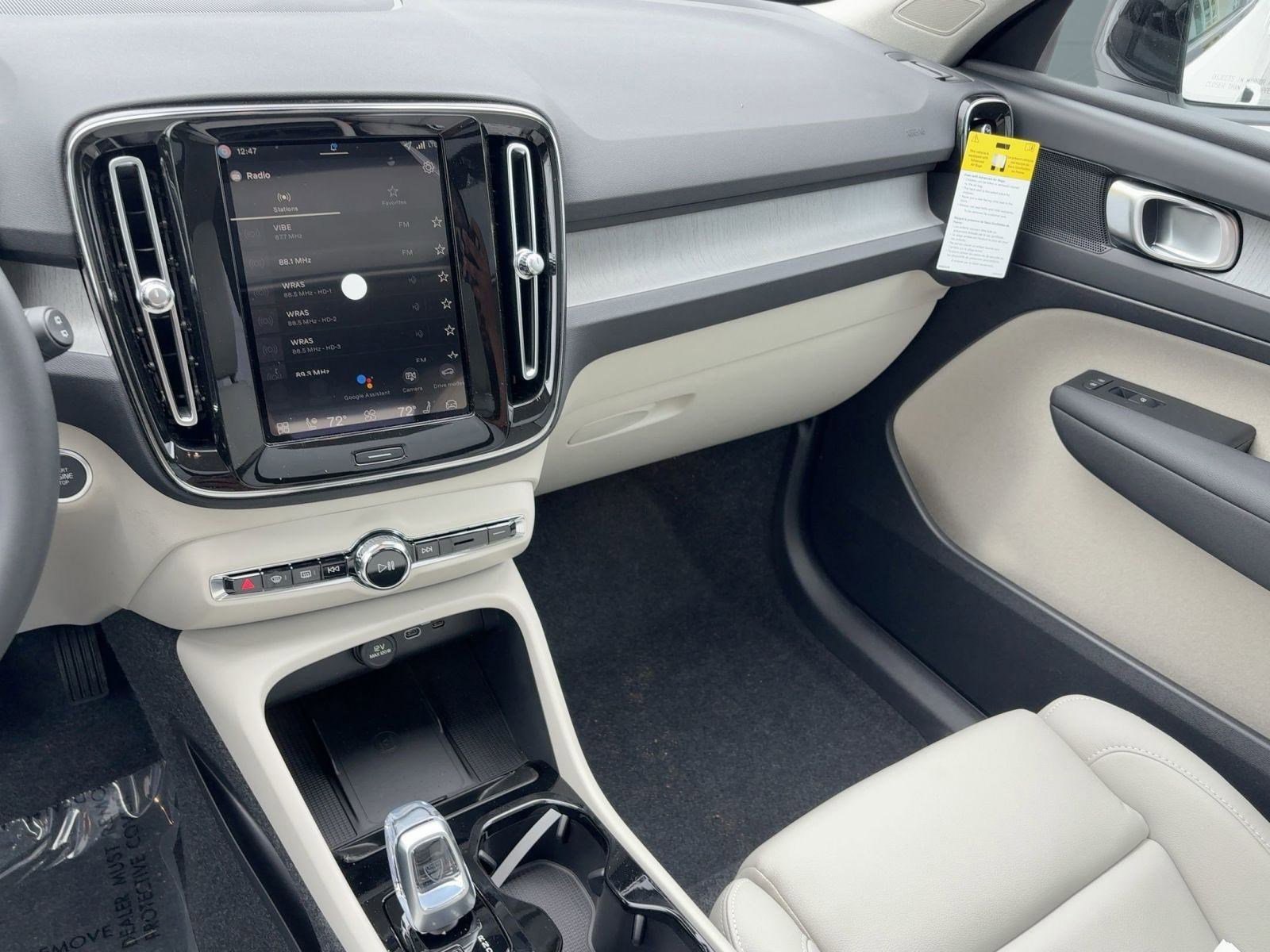 New 2026 Volvo XC40 B5 Plus w/ Climate Package image 26