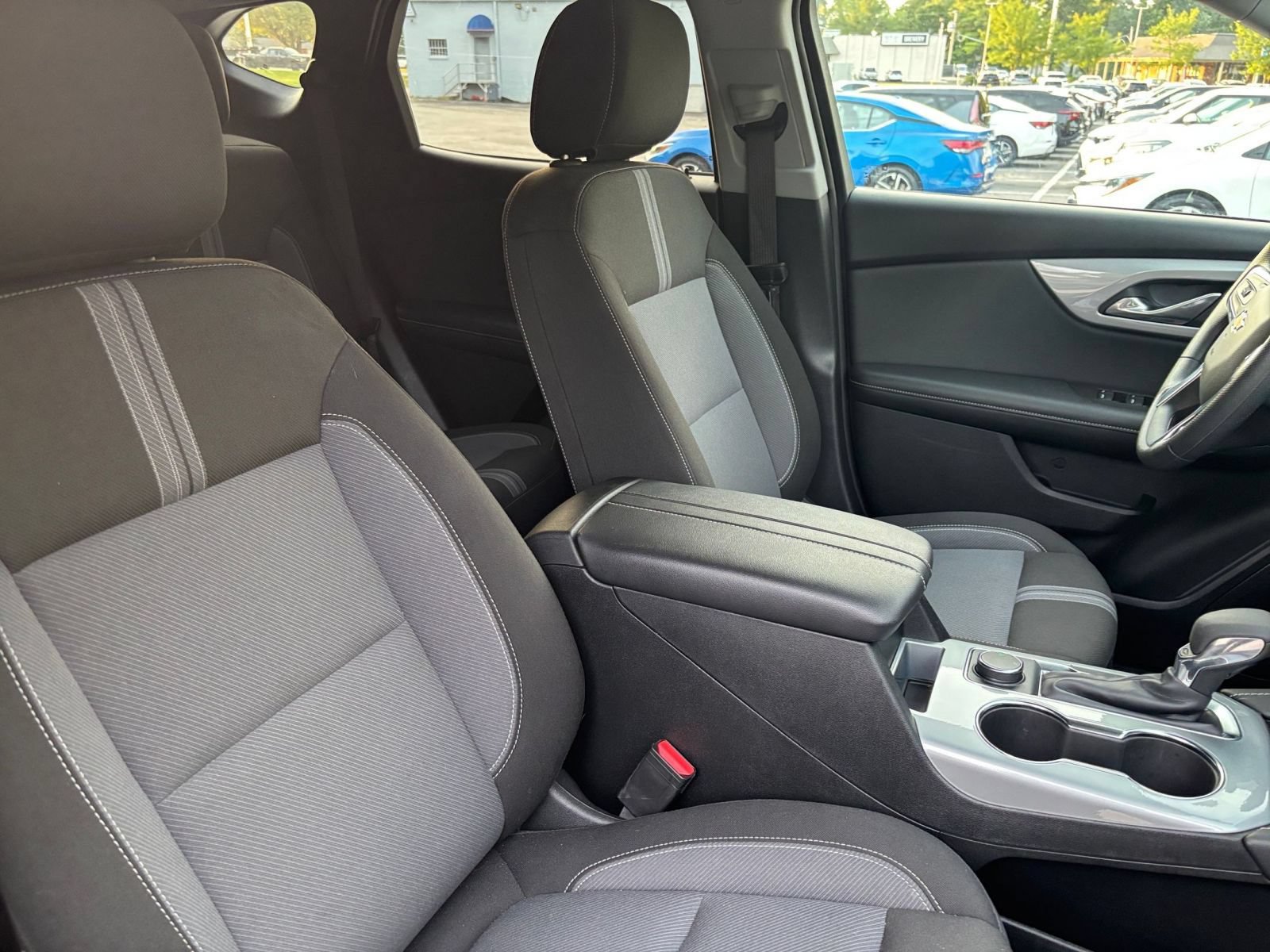 Used 2025 Chevrolet Blazer LT FWD image 36