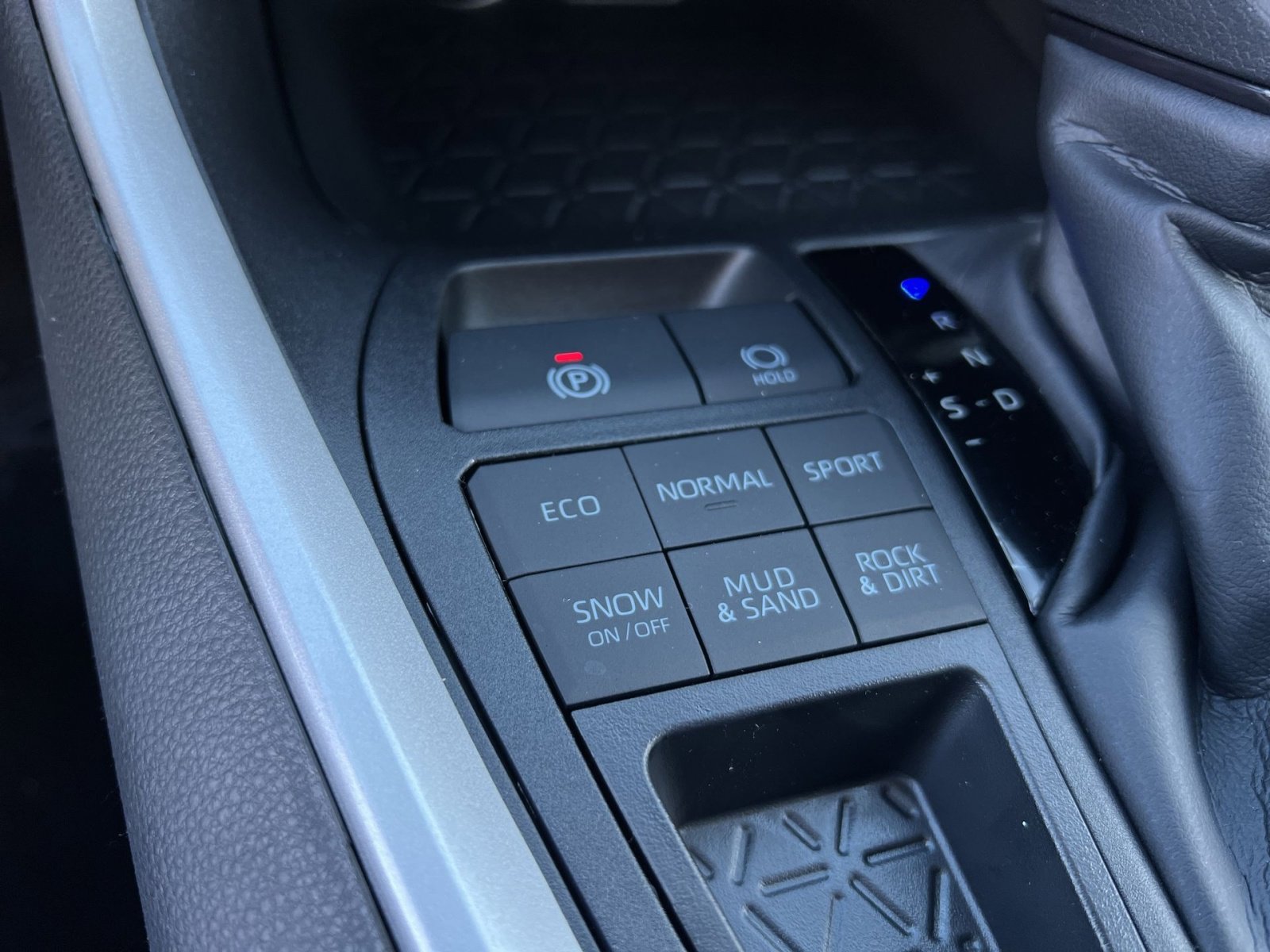 New 2025 Toyota RAV4 LE image 24