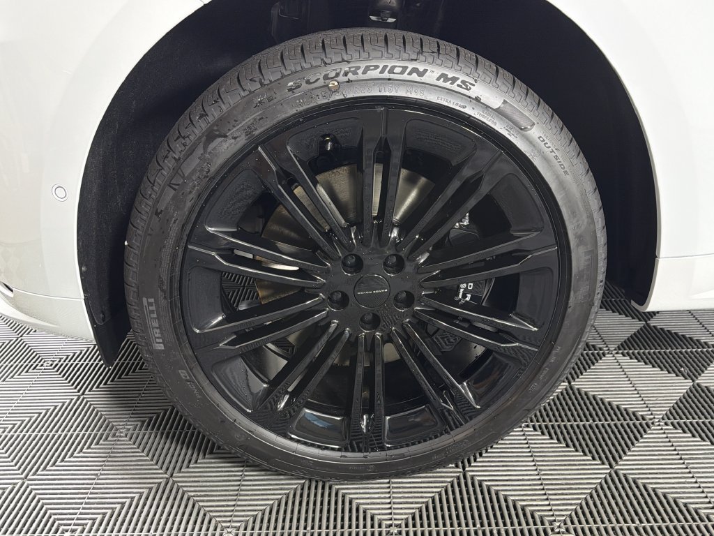 New 2027 Land Rover Range Rover Sport Dynamic SE AWD/4WD image 12
