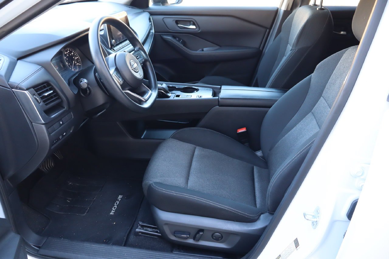 Used 2024 Nissan Rogue SV FWD image 15