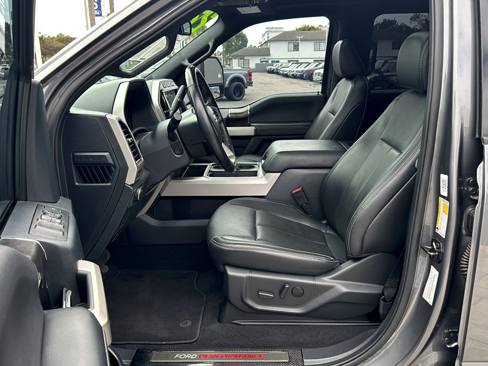 Used 2022 Ford F250 Lariat w/ Lariat Ultimate Package AWD/4WD image 15