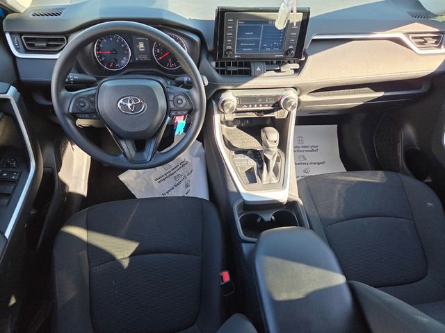 Used 2021 Toyota RAV4 LE image 8