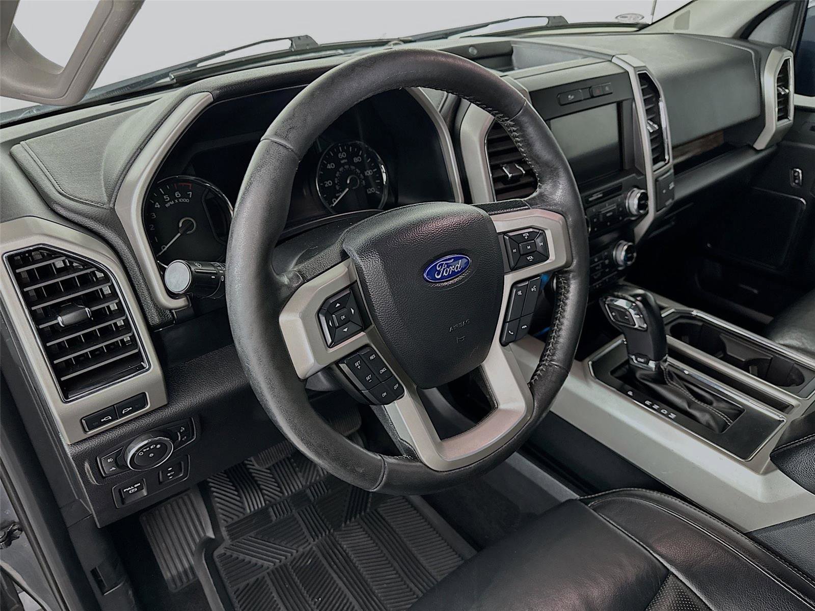 Used 2019 Ford F150 Lariat w/ Equipment Group 502A Luxury AWD/4WD image 24