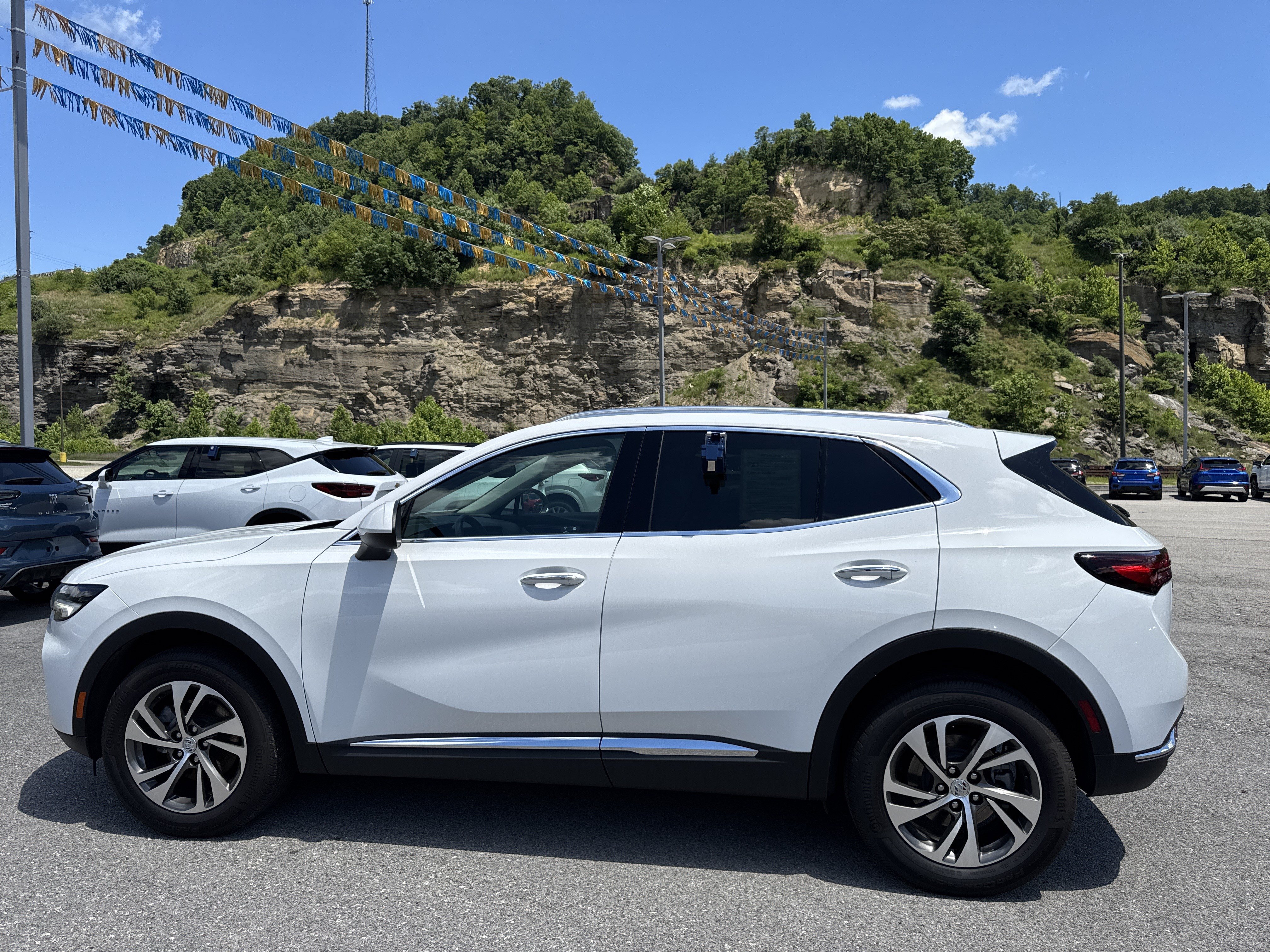 Used 2023 Buick Envision Essence AWD/4WD image 9