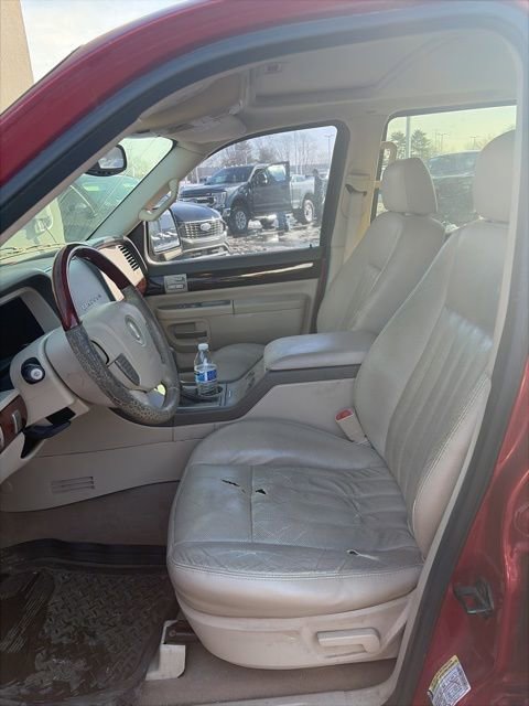 Used 2004 Lincoln Aviator AWD image 11