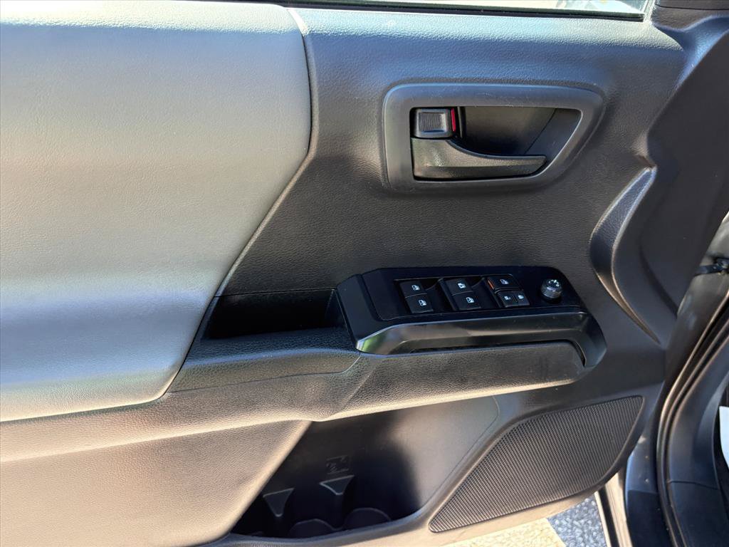 Used 2022 Toyota Tacoma SR AWD/4WD image 21