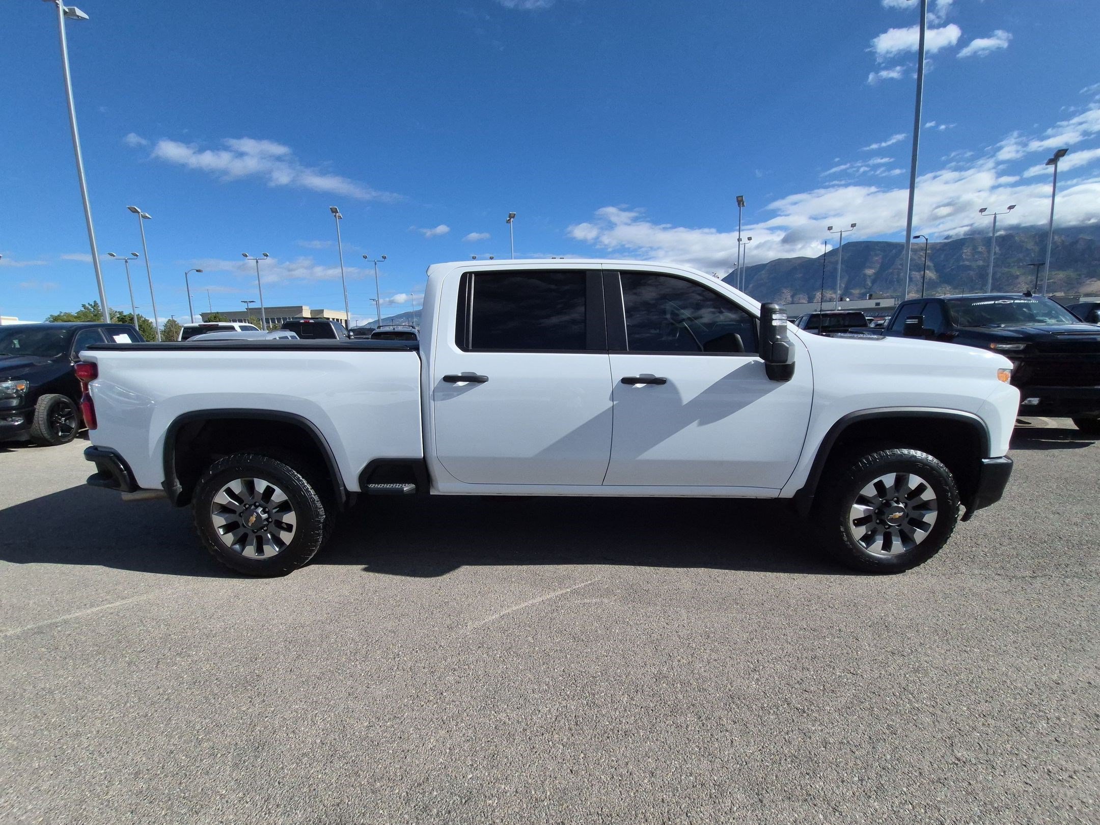 Used 2022 Chevrolet Silverado 2500 Custom w/ Gooseneck/5TH Wheel Package AWD/4WD image 2