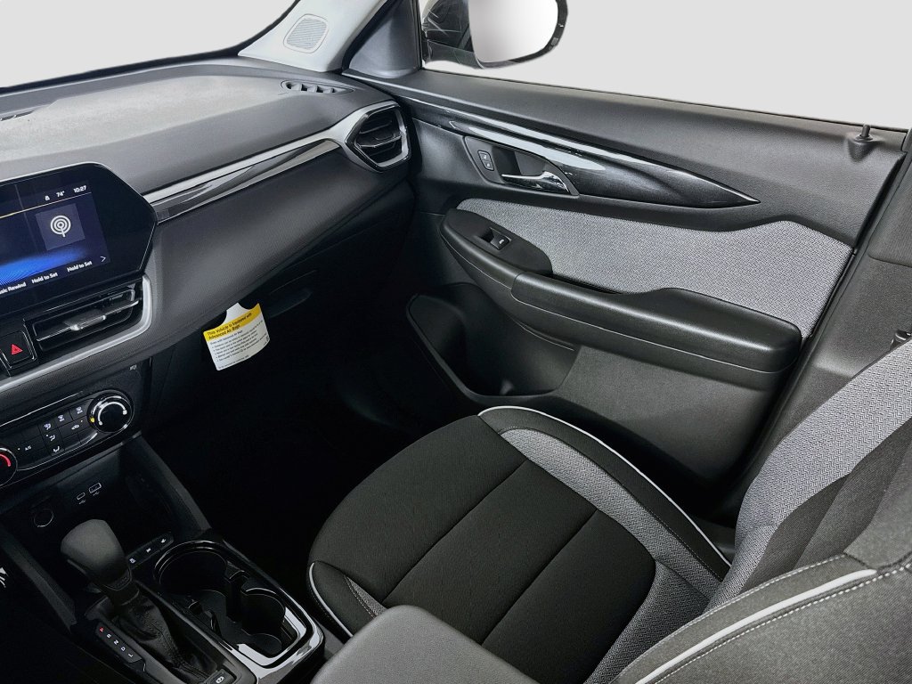 New 2026 Chevrolet TrailBlazer LT w/ Midnight Edition FWD image 24