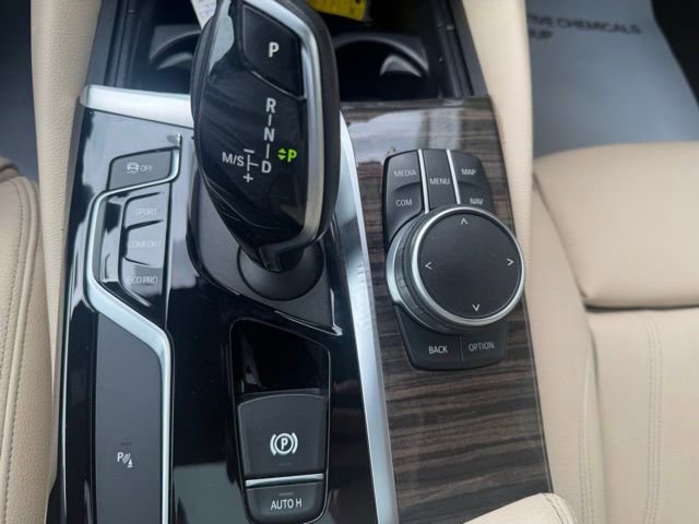 Used 2020 BMW 530i xDrive w/ Convenience Package AWD/4WD image 14