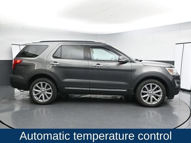Used 2017 Ford Explorer Limited image 12