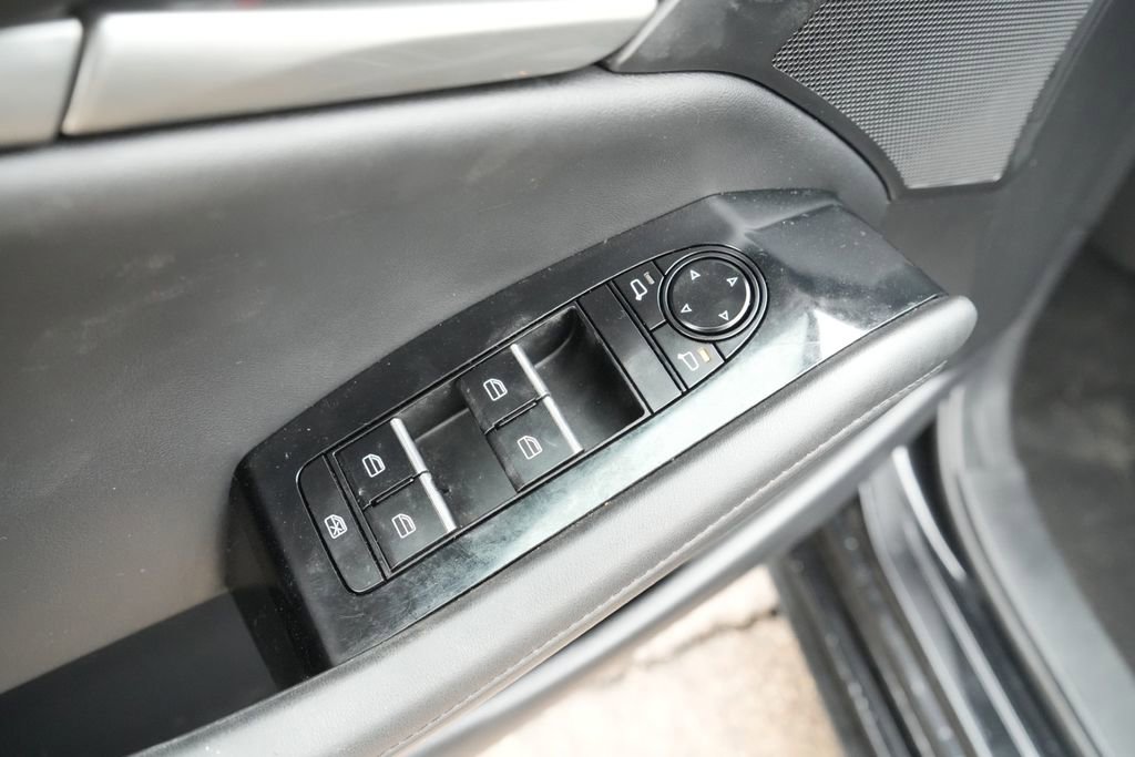 Used 2024 MAZDA MAZDA3 s image 21