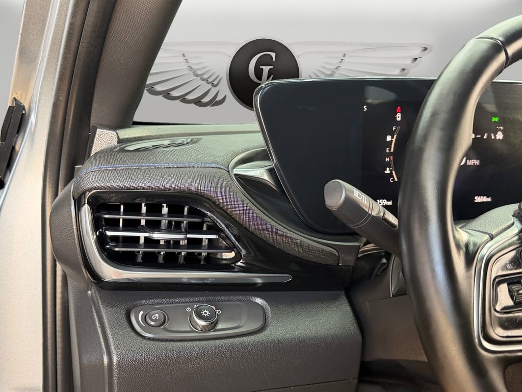 Used 2025 Buick Envista Sport Touring image 26