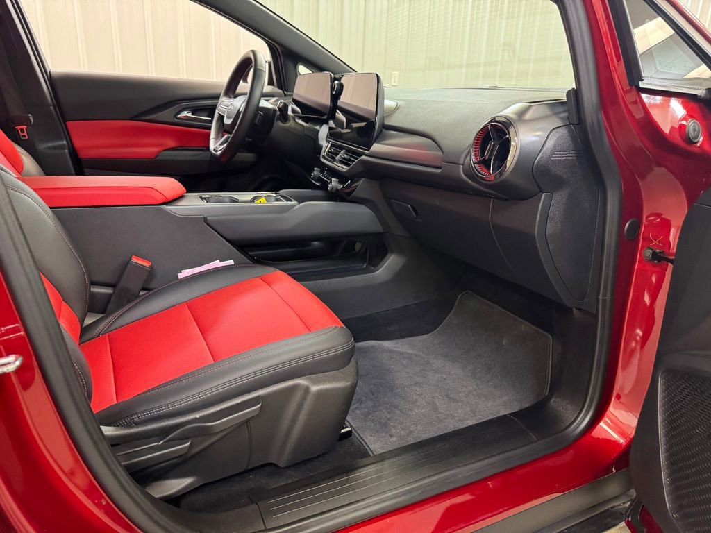 Used 2025 Chevrolet Equinox EV RS FWD image 29