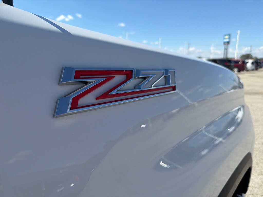 Used 2023 Chevrolet Silverado 2500 LT w/ Convenience Package image 11