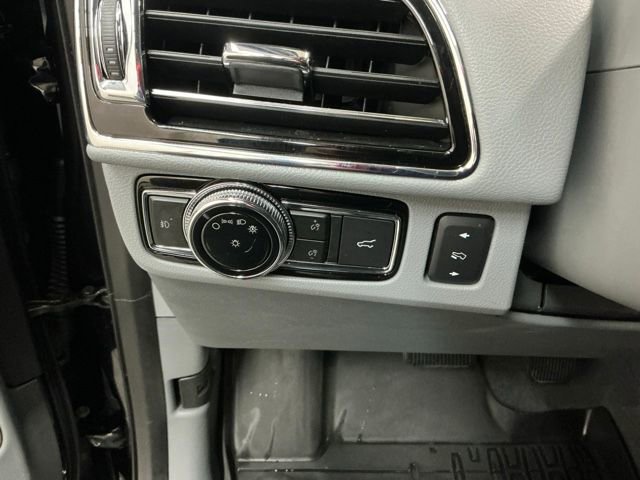 Used 2019 Lincoln Navigator Reserve w/ Cargo Package image 22