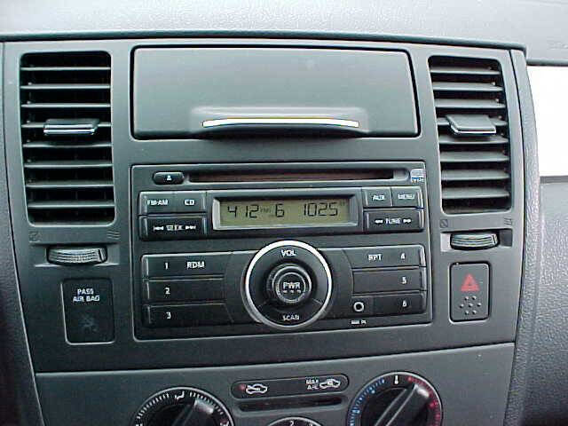 Used 2011 Nissan Versa 1.8 S w/ Plus Pkg image 20