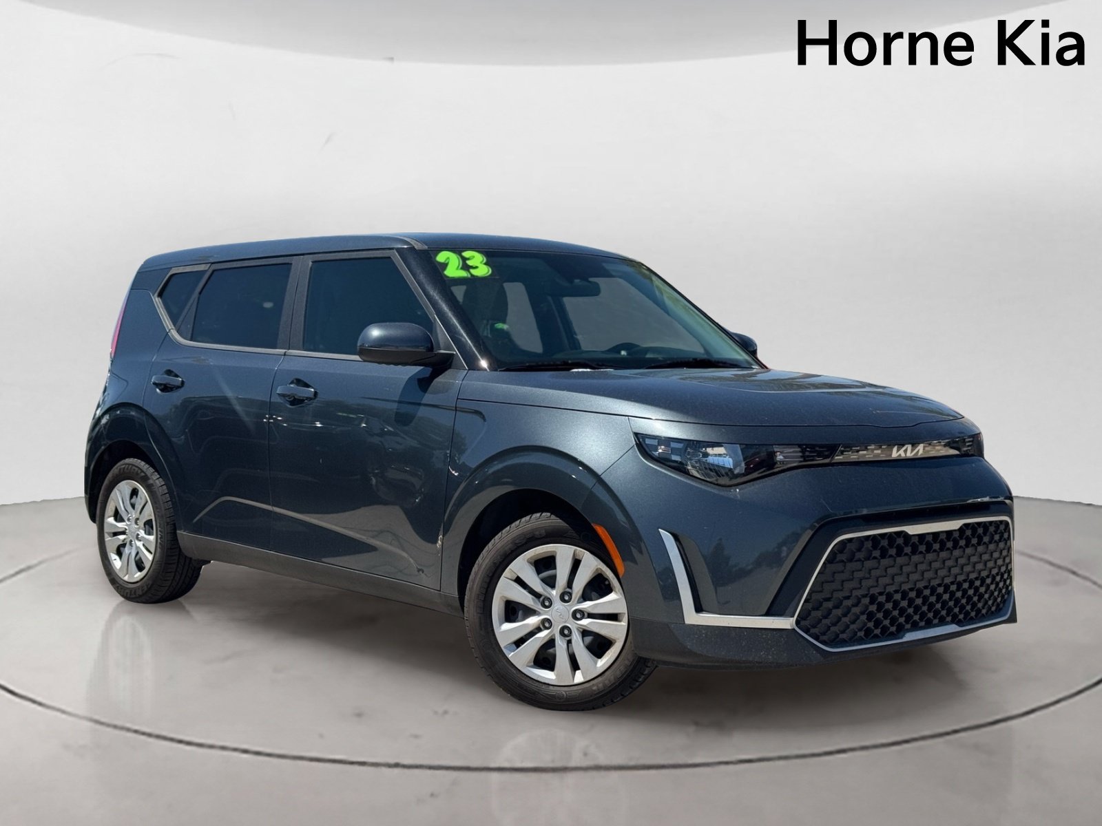 Certified 2023 Kia Soul LX FWD image 2