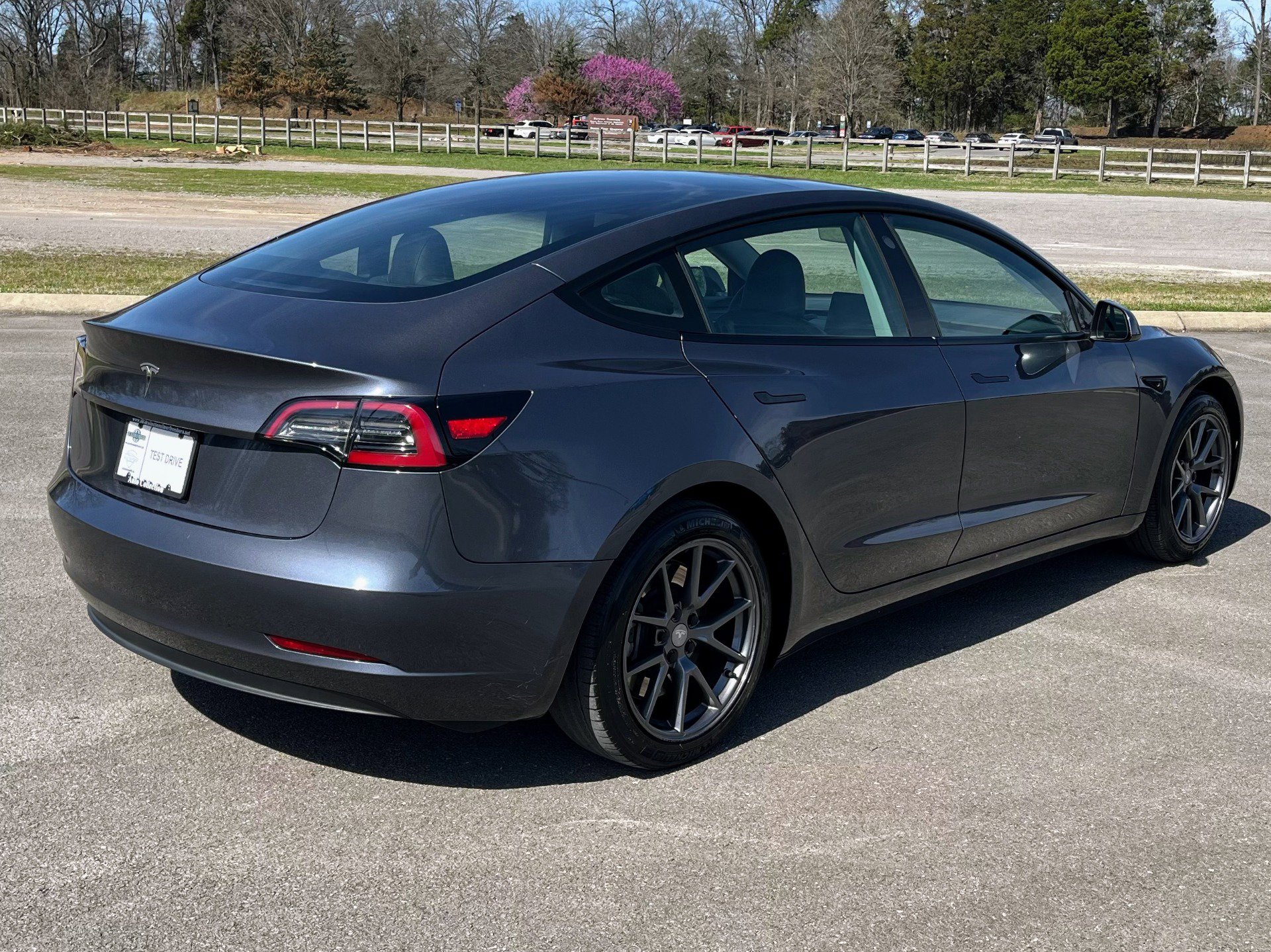 Used 2023 Tesla Model 3 Standard Range image 3
