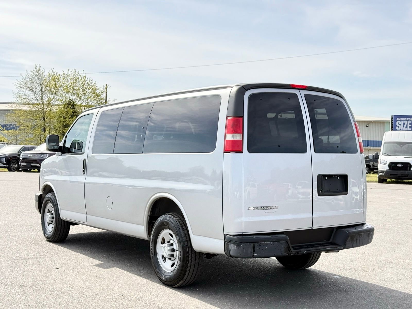 Used 2016 Chevrolet Express 2500 LS RWD image 11