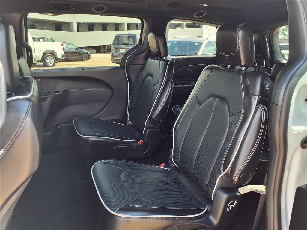 Used 2024 Chrysler Pacifica Limited w/ S Appearance Package image 21