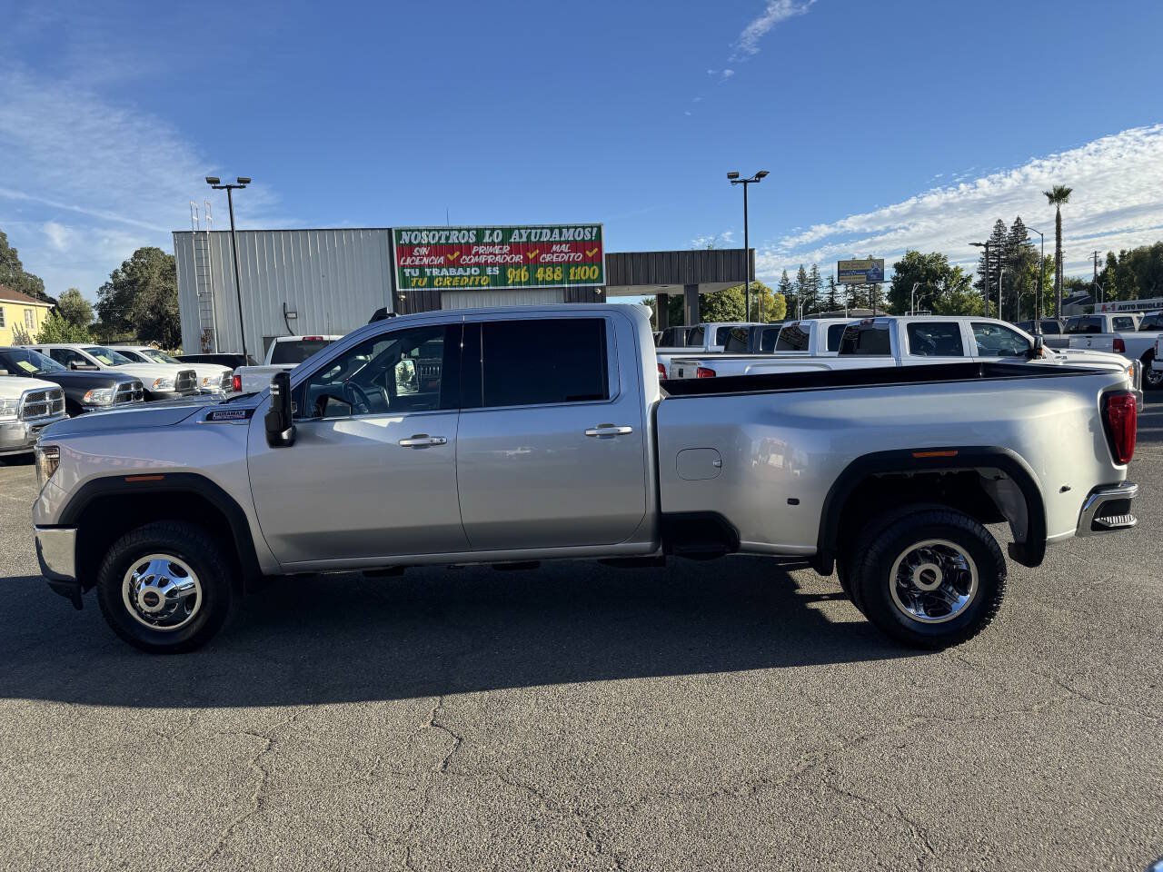 Used 2023 GMC Sierra 3500 SLE w/ SLE Value Package AWD/4WD image 3
