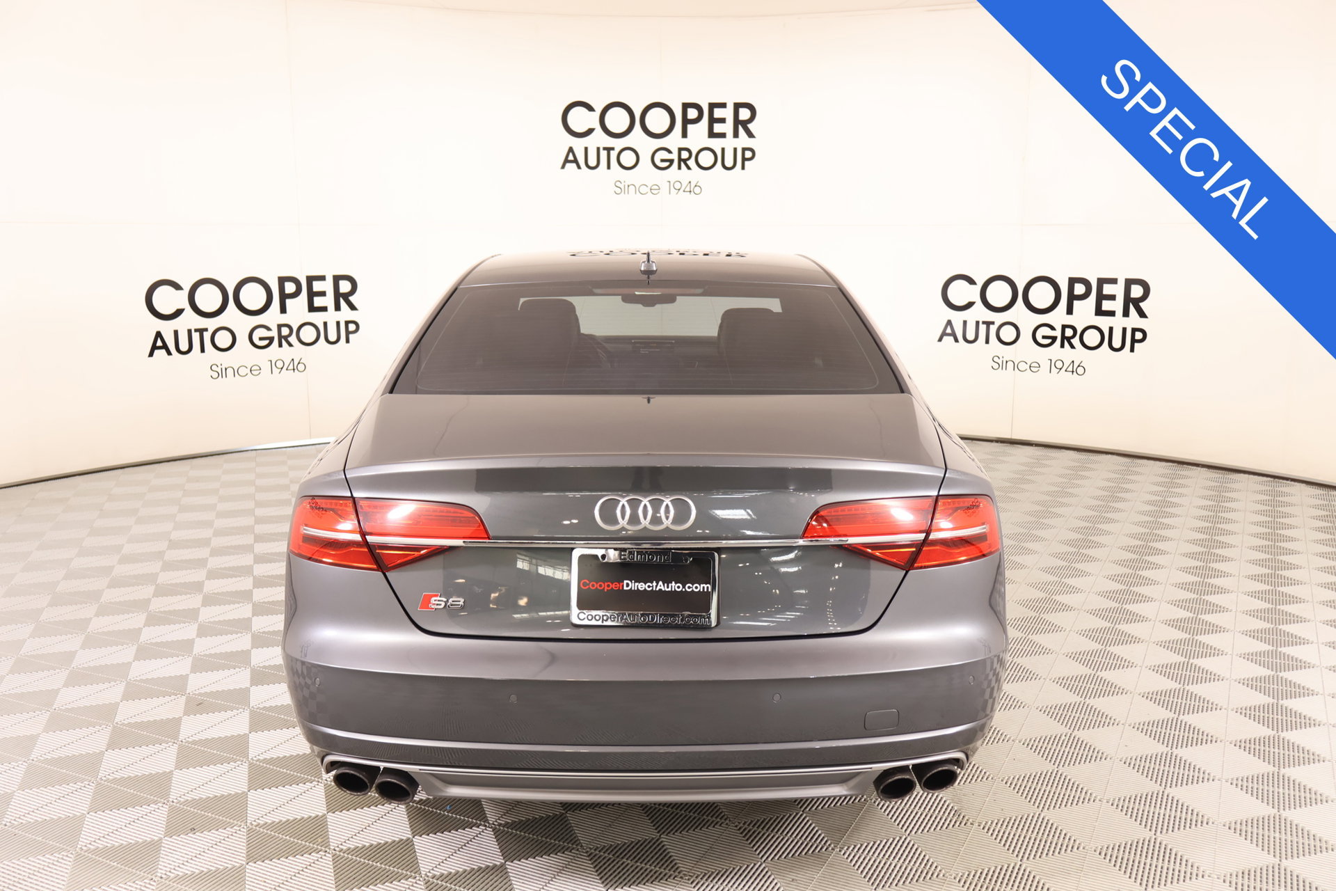 Used 2015 Audi S8 w/ S8 Driver Assistance Package AWD/4WD image 23