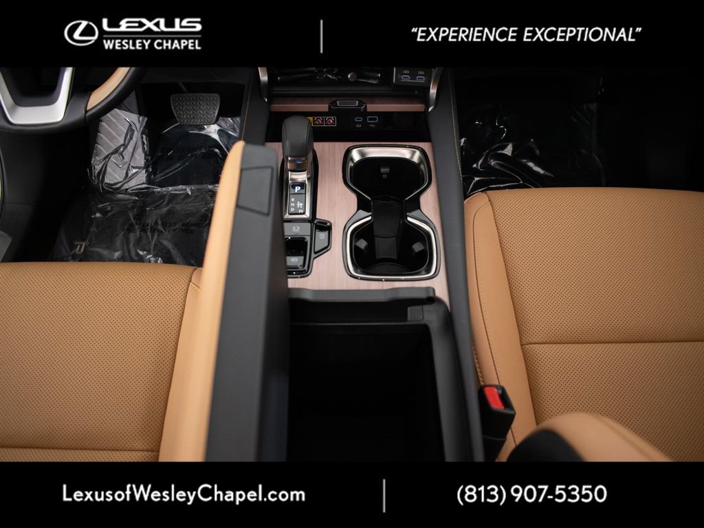 Used 2025 Lexus RX 350 Premium w/ Accessory Package (Z1) FWD image 32