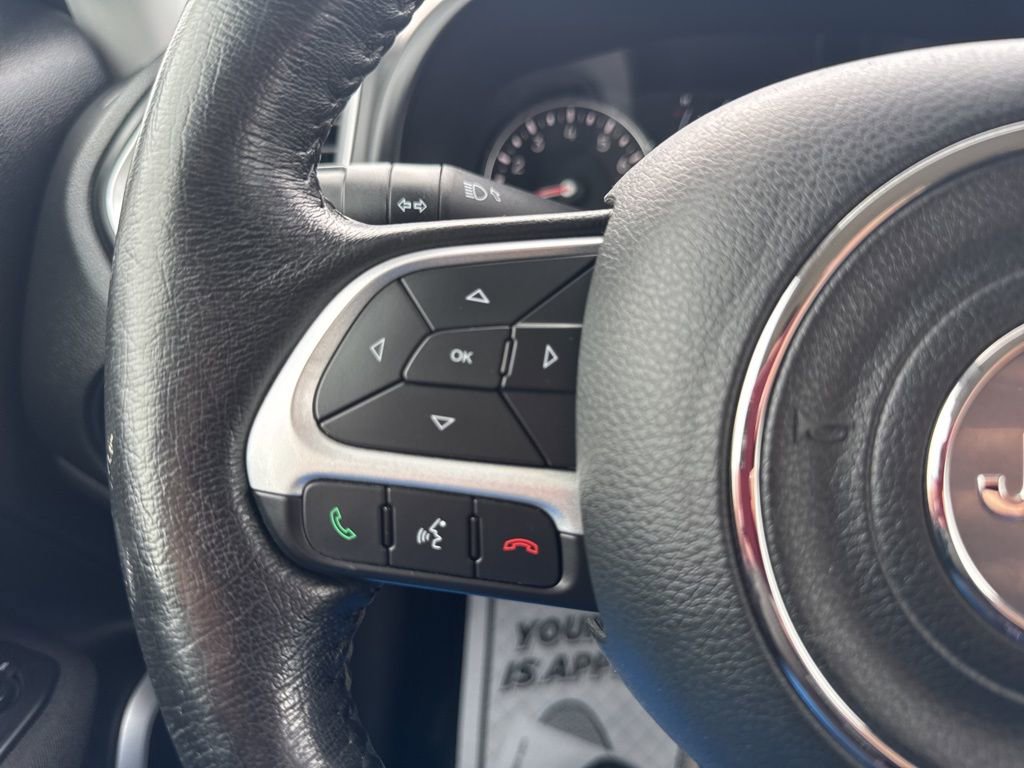 Used 2018 Jeep Renegade Latitude w/ Cold Weather Group image 11