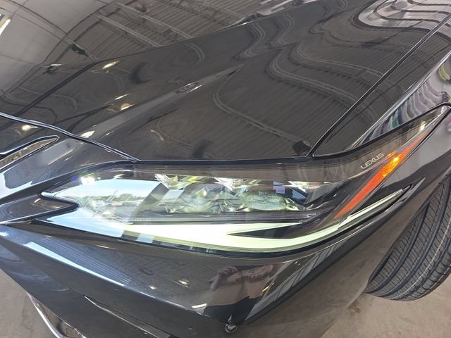 Certified 2024 Lexus ES 300h F Sport FWD image 32