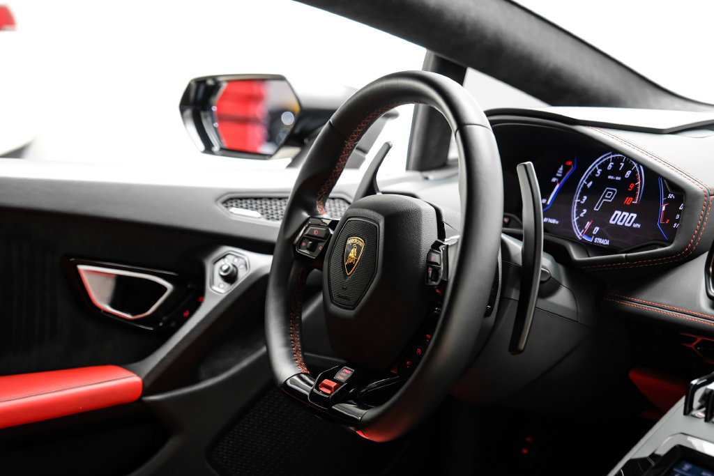 Used 2020 Lamborghini Huracan EVO AWD/4WD image 16