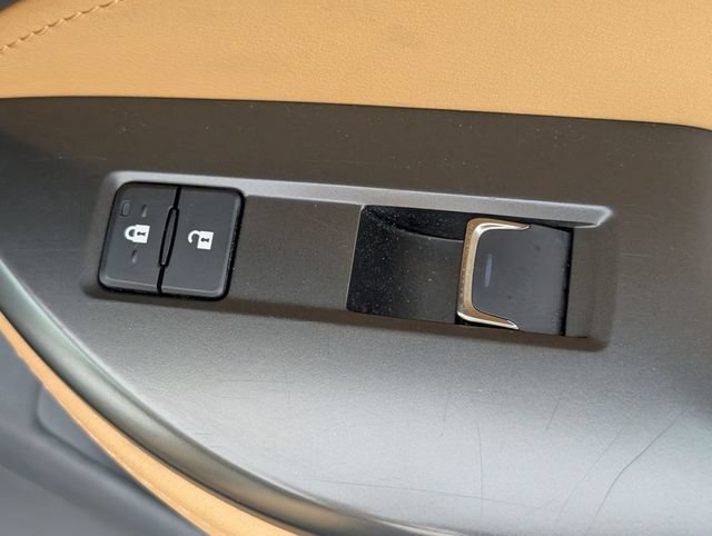 Used 2024 Lexus NX 250 FWD w/ Towing Package (2000 Lbs) image 34