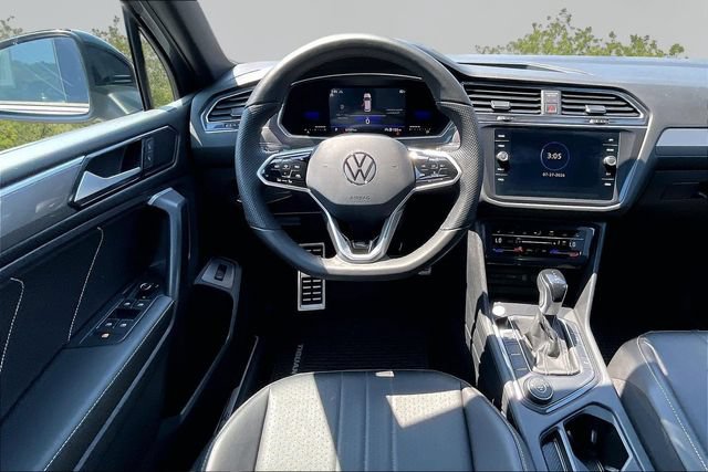 Used 2022 Volkswagen Tiguan SE R-Line AWD/4WD image 5