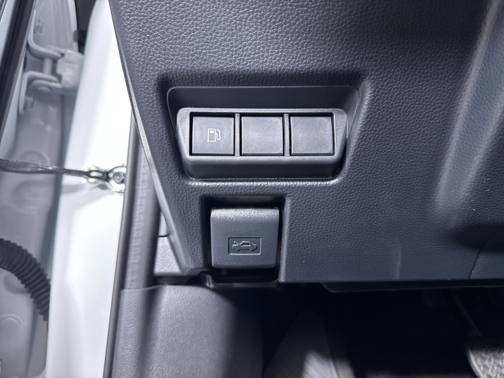 Used 2025 Toyota Prius LE image 26