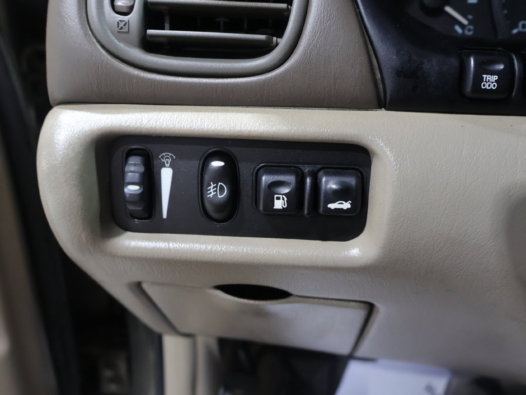 Used 2000 Oldsmobile Intrigue GL FWD image 7