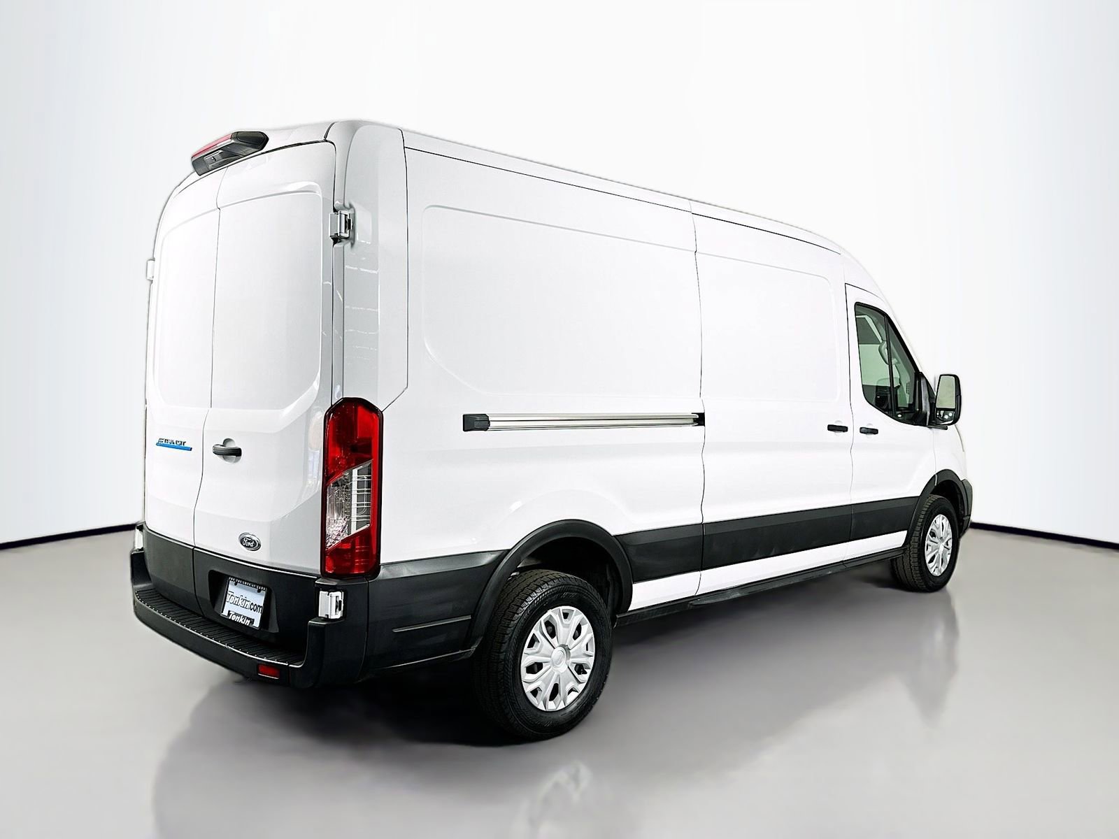 Used 2023 Ford E-Transit Medium Roof image 7