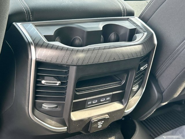 New 2027 RAM 1500 4x4 Crew Cab image 16