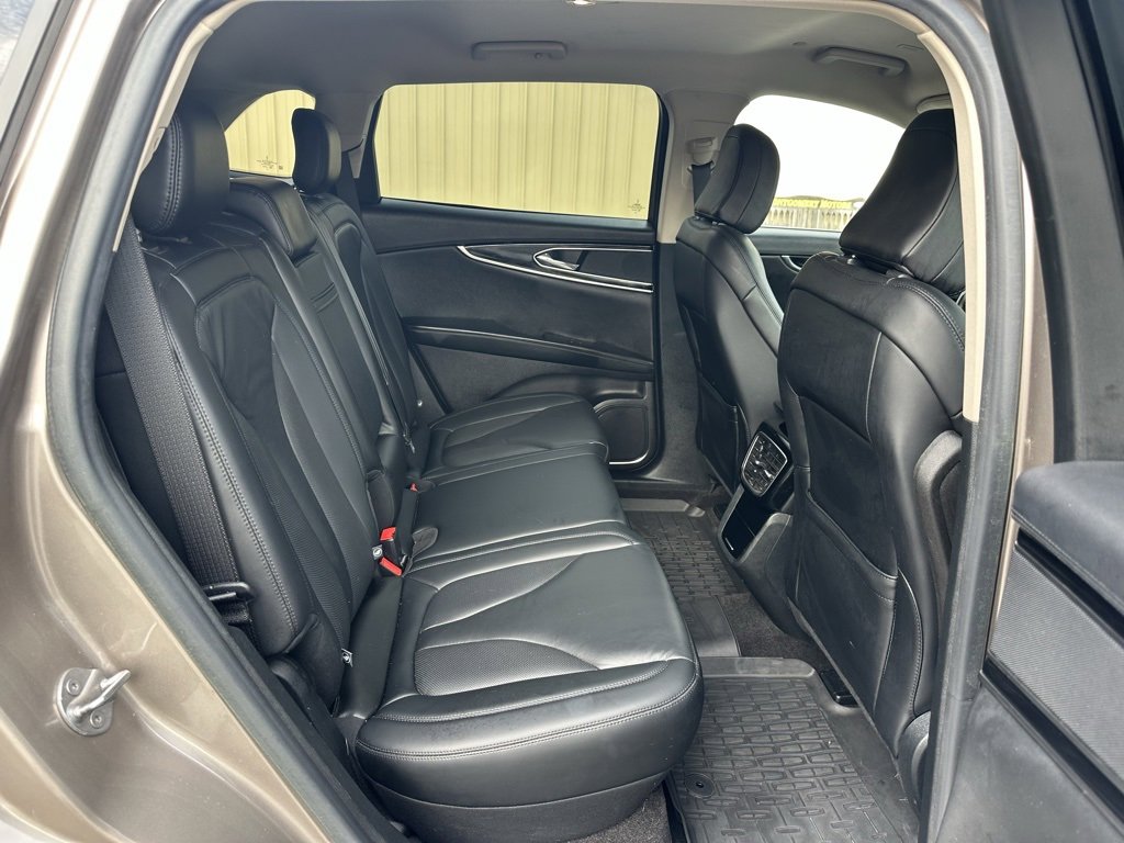 Used 2021 Lincoln Nautilus FWD w/ Equipment Group 101A image 17